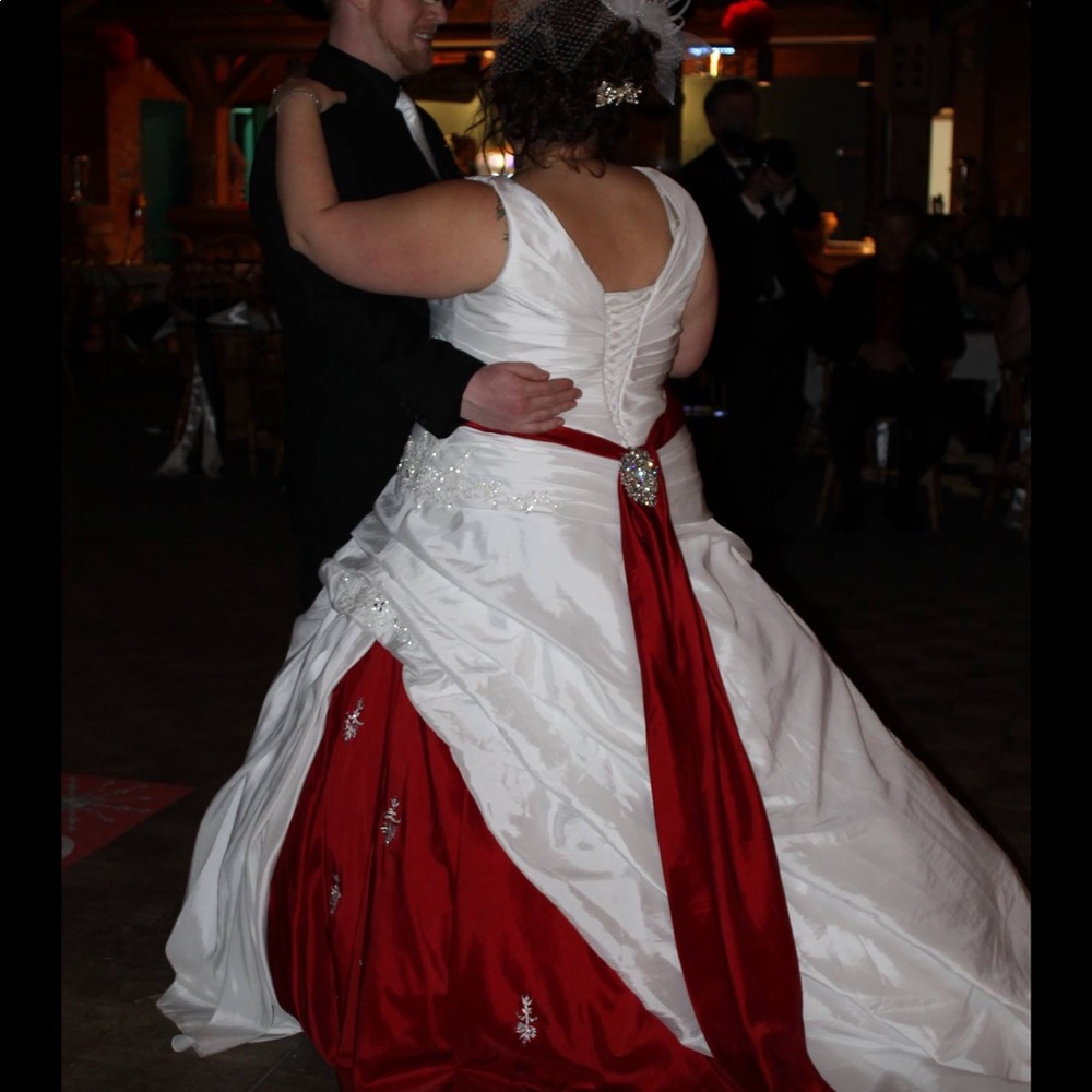 White wedding dress with customs red inserts / and red sash/V neck front /